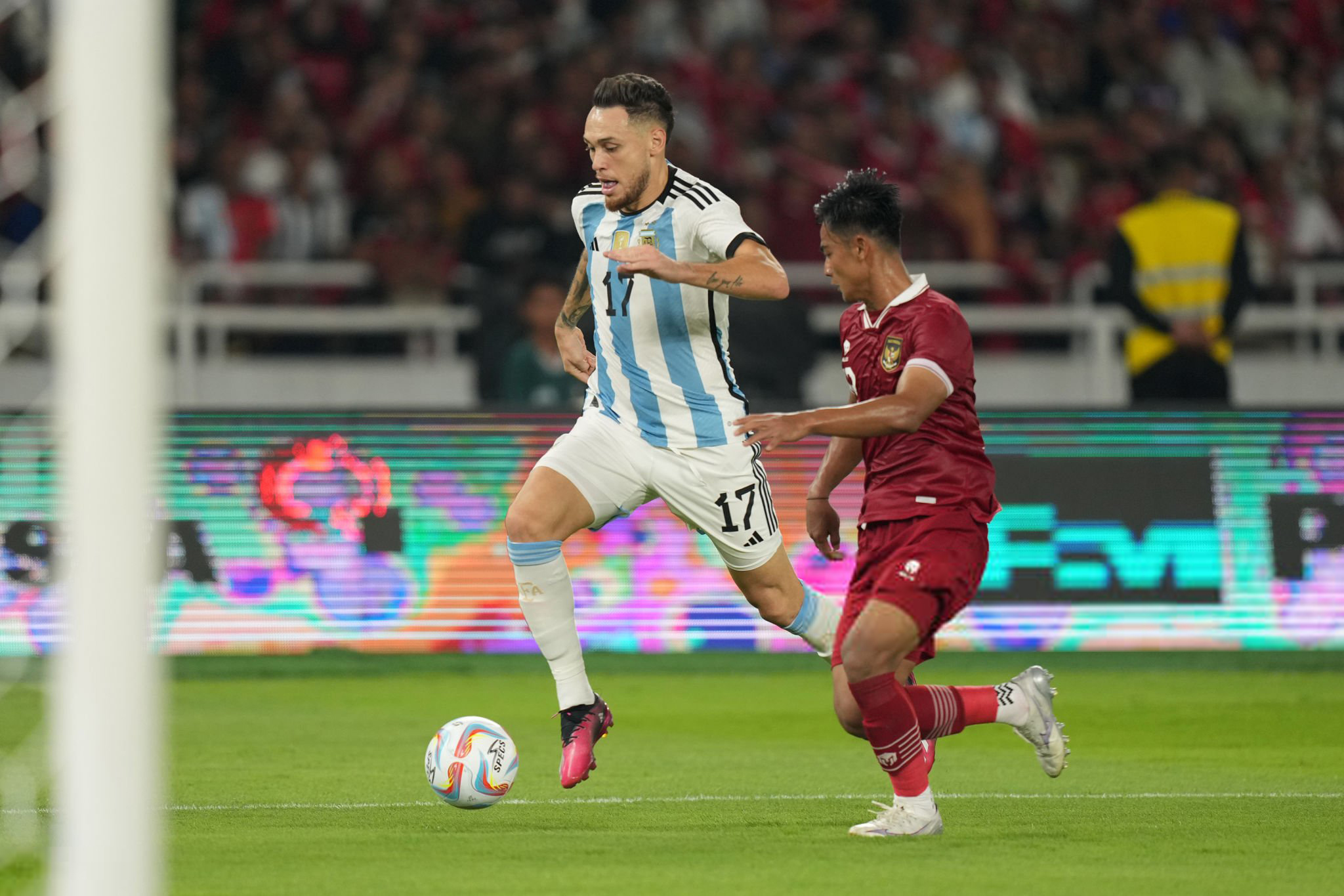 Lucas Ocampos con Argentina ante Indonesia