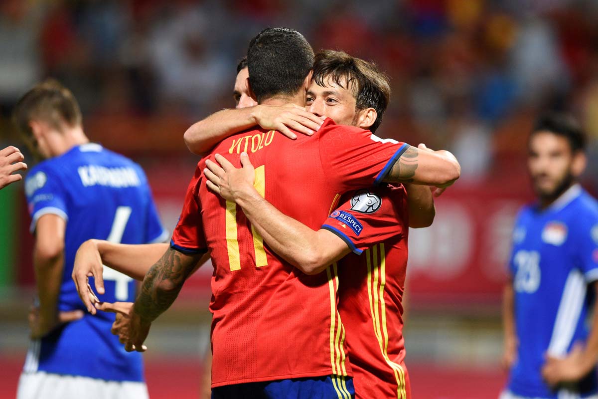 Silva y Vitolo con la selección española