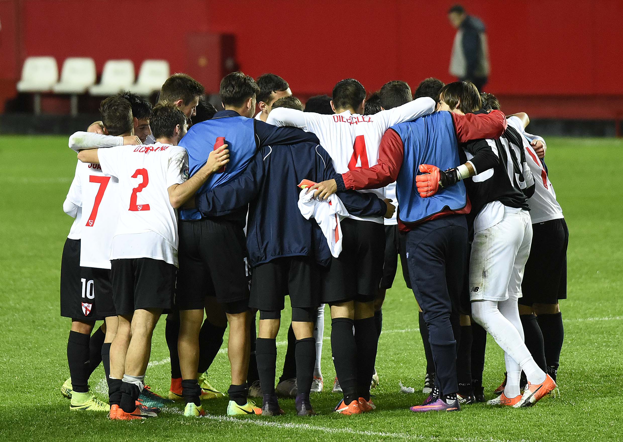El Sevilla Atlético celebra la victoria al Mirandés