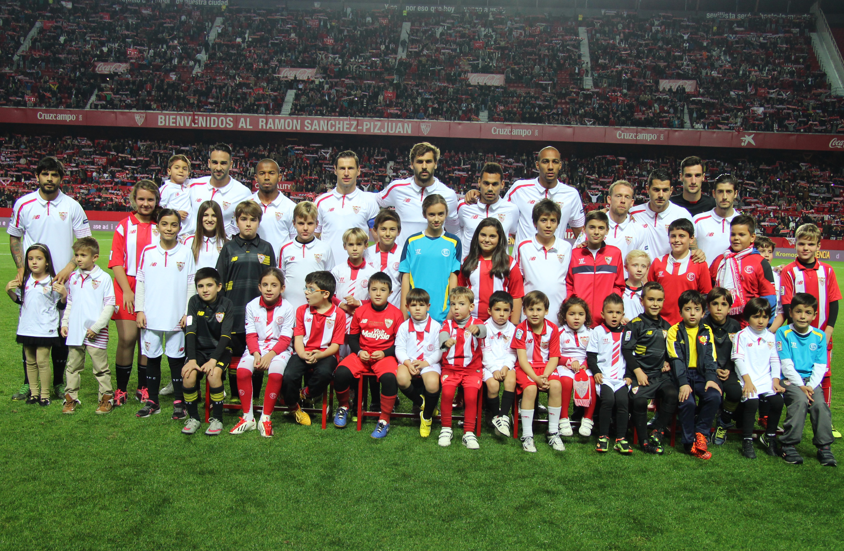 Foto con tu equipo del Sevilla FC