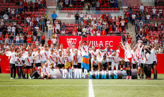 El Sevilla Atlético celebra el ascenso el pasado domingo