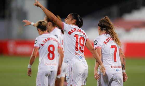 Celebración de gol del Femenino ante el Atlético