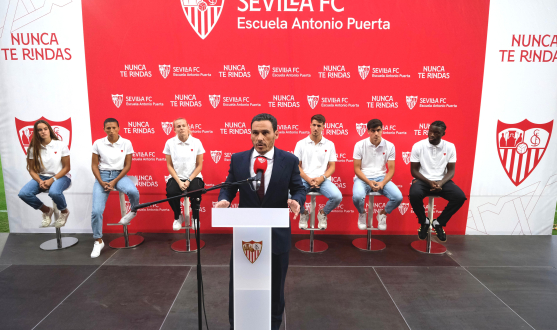 José María del Nido Carrasco, en la inauguración del curso de la Escuela Antonio Puerta.