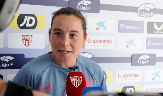 Iris Arnaiz atiende a los medios en la previa del duelo ante la Real Sociedad