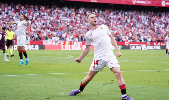 Peque celebra en el Sánchez-Pizjuán