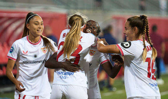 Las sevillistas celebran el tanto ante el RCD Espanyol