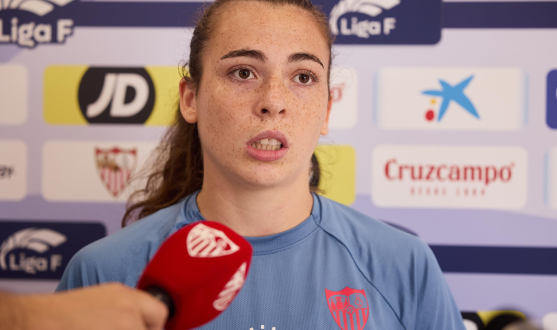 Lucía Corrales atiende a los medios en la previa del duelo ante el Atlético