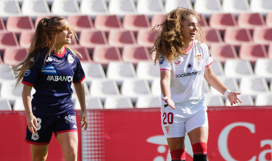 Paula Partido celebra su tanto ante el Deportivo ABANCA