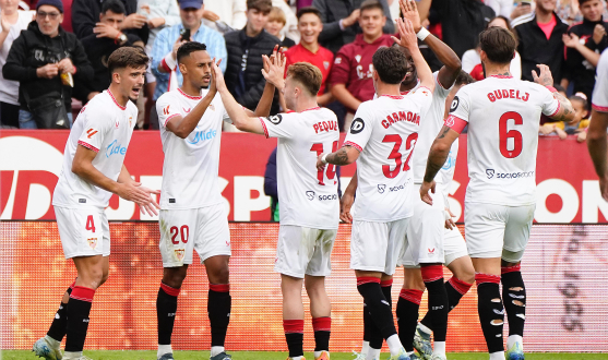 Los jugadores celebran el gol de Sow ante el Rayo