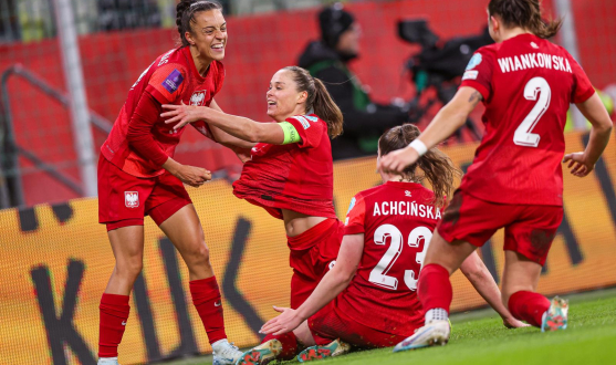 Natalia Padilla Bidas celebra su gol ante Austria