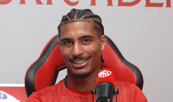 Loïc Badé, en el canal oficial de Twitch del Sevilla FC