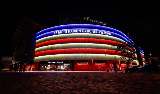 El Ramón Sánchez-Pizjuán, con los colores de la bandera valenciana