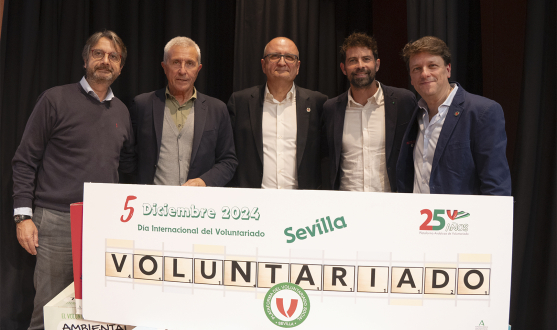 Foto de familia de la gala del Voluntariado 2024.