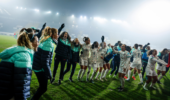 Diana Gomes celebra con sus compañeras el pase a la Eurocopa