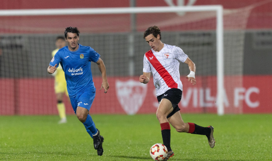 Imagen de Manu Bueno frente al Fuenlabrada