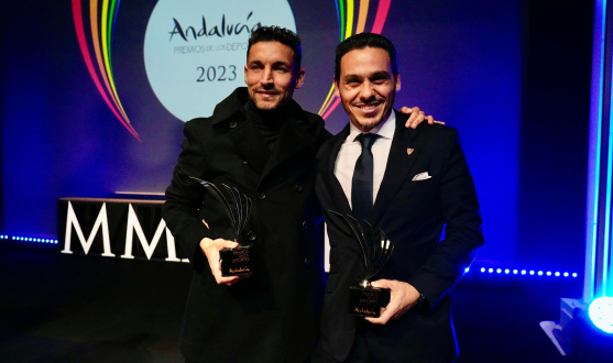 Jesús Navas, junto al presidente en la gala