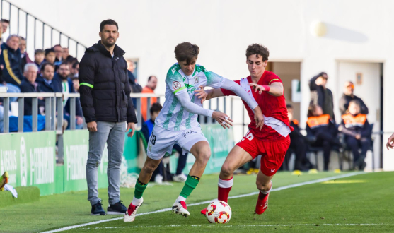 Imagen de Manu Bueno ante el Atlético Sanluqueño