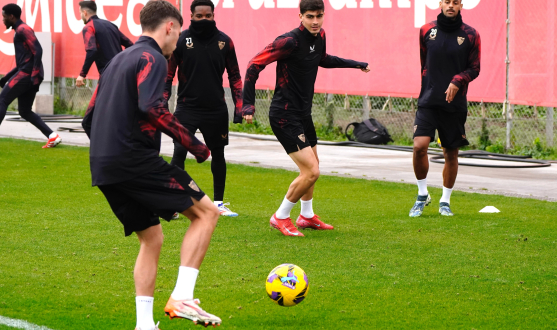 Entrenamiento del Sevilla FC en la ciudad deportiva