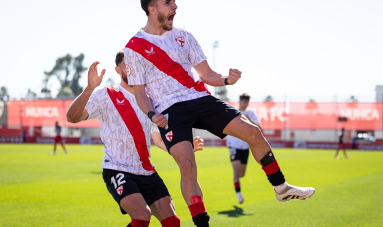 Alexandro celebra su gol ante el Hércules