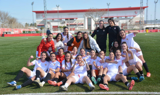 Las jugadoras del filial, tras vencer al líder esta temporada en casa