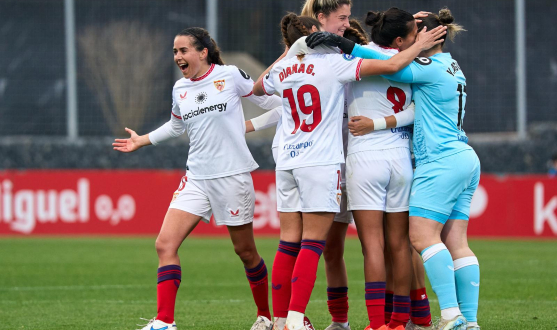 El Sevilla FC celebra su gol ante el Athletic Club en Lezama