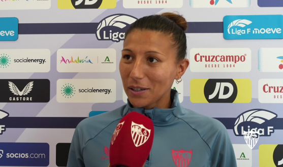 Pamela González atiende a los medios en la comparecencia previa