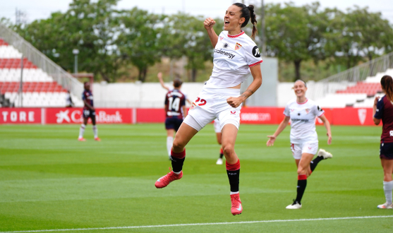 Natalia Padilla celebra el tanto ante el Levante UD