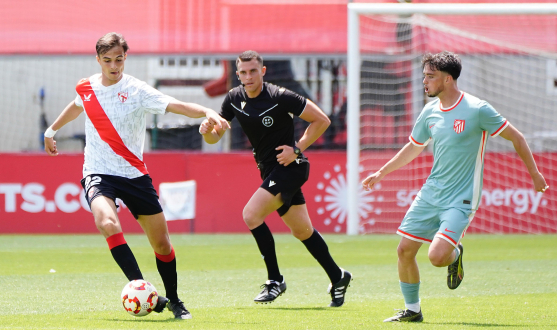 Imagen de Lulo ante el Atletico de Madrid 'B'