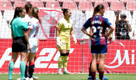 Yolanda Aguirre se despidió del fútbol en el encuentro ante la SD Eibar