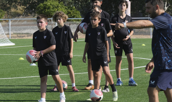 Un grupo de alumnos del Campus 'Football & English'.