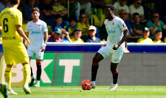 Lucien Agoumé ante el Villarreal CF