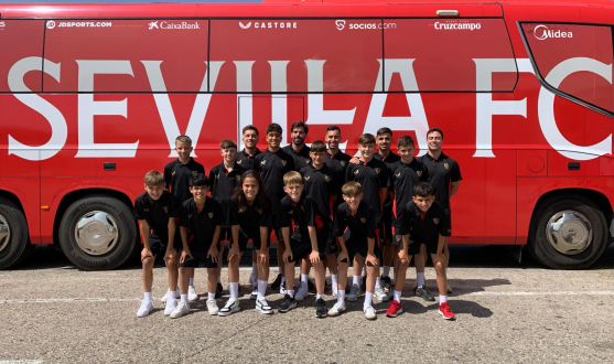 El equipo sevillista, camino de Villarreal
