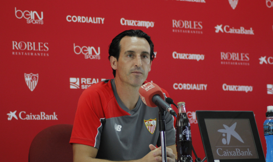 El entrenador del Sevilla FC en sala de prensa