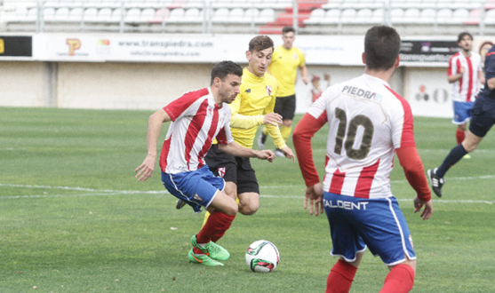 Juanje en el partido del Sevilla Atlético ante el Algeciras
