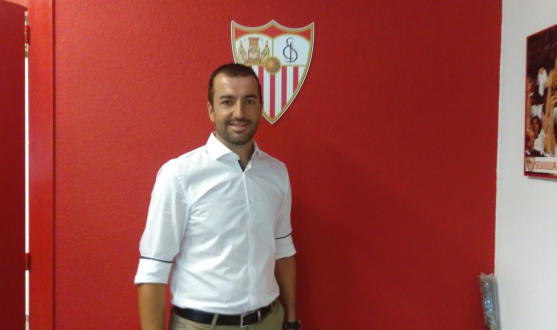 Diego Martínez posa en la dirección deportiva