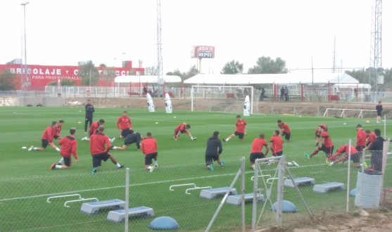 El Sevilla se ejercita en la Ciudad Deportiva