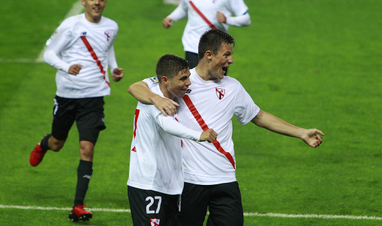 Pozo y Marc Gual celebran un gol