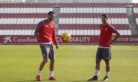 Iborra y Juan Muñoz del Sevilla FC