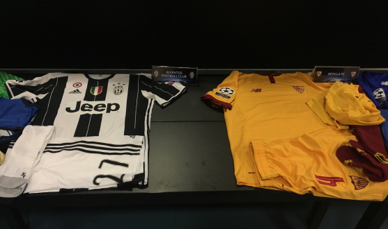 Imagen de las camisetas de la Juventus y el Sevilla FC