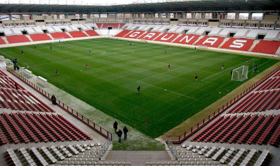 Las Gaunas, donde el Sevilla se medirá al Logroñés en Copa