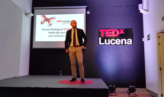Monchi da una charla en el Tedx Lucena