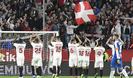 El Sevilla FC celebra su última victoria ante el Espanyol