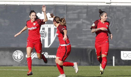 Olga, Carmona, María Bores y Nagore Calderón celebran el gol anotado el pasado miércoles ante el Valencia Féminas CF