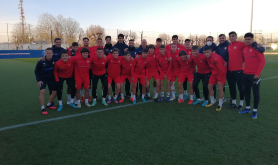 The U19s pose for a photo at the PSG training ground 