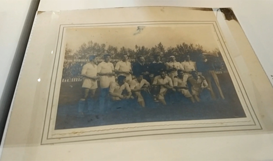 Fotografía original del campeonato de Liga conseguido por el Sevilla entrenado por Ramón Encinas