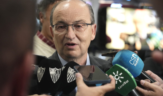 El presidente atendió a los medios a la llegada del equipo a Turquía José Castro