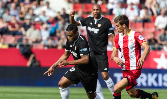 Muriel controls the ball in Sunday's game against Girona CF
