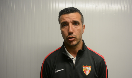 Paco Garcia, entrenador del primer equipo femenino del Sevilla FC, atiende a los medios oficiales tras el partido ante el Málaga CF