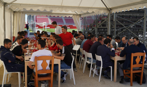 Comida de la primera plantilla del Sevilla FC en la ciudad deportiva 