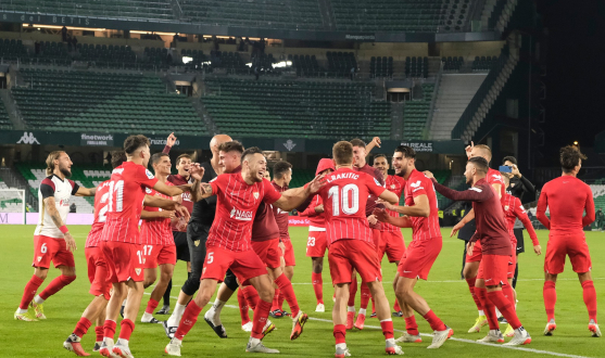 Sevilla FC celebrate their victory at the Benito Villamarín